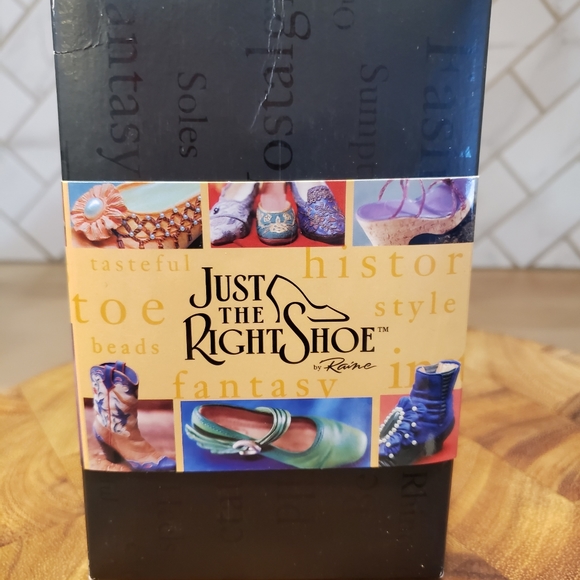 Just the Right Shoe, Calla Lily, 25092, 1999 - Picture 6 of 11